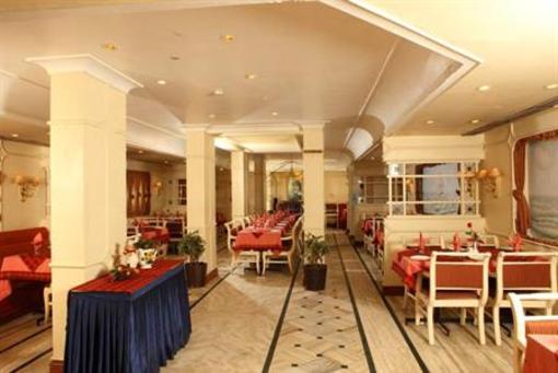 фото отеля Yuvarani Residency