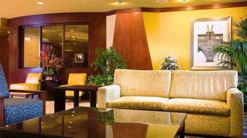 фото отеля Doubletree Hotel JFK Airport