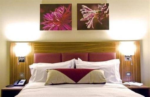 фото отеля Hilton Garden Inn North Luton