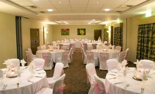 фото отеля Hilton Garden Inn North Luton