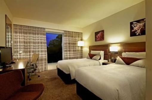 фото отеля Hilton Garden Inn North Luton
