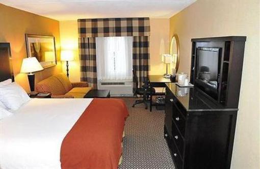 фото отеля Holiday Inn Express Saugus Logan Airport