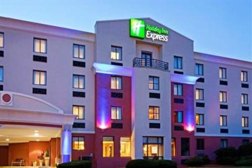 фото отеля Holiday Inn Express Saugus Logan Airport