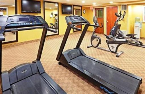 фото отеля Holiday Inn Express Saugus Logan Airport