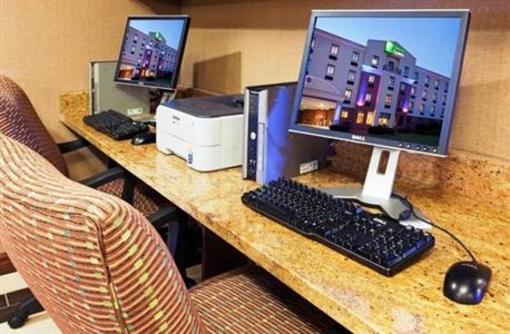 фото отеля Holiday Inn Express Saugus Logan Airport
