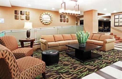 фото отеля Holiday Inn Express Saugus Logan Airport
