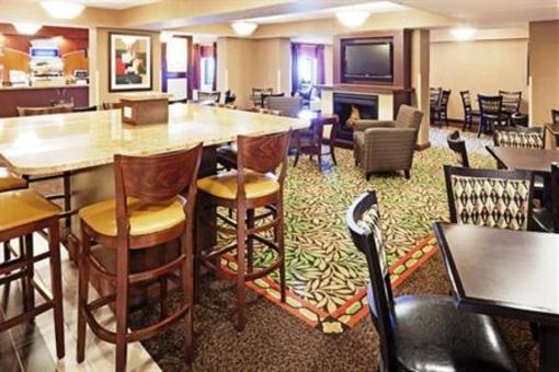 фото отеля Holiday Inn Express Saugus Logan Airport