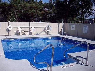 фото отеля Holiday Inn Express Saugus Logan Airport