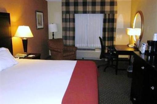 фото отеля Holiday Inn Express Saugus Logan Airport