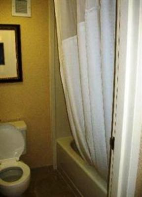фото отеля Holiday Inn Express Saugus Logan Airport