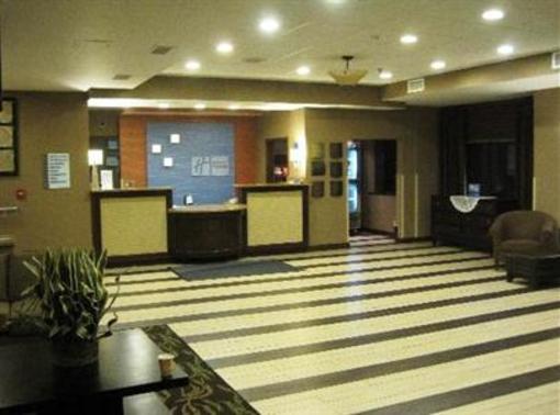 фото отеля Holiday Inn Express Saugus Logan Airport