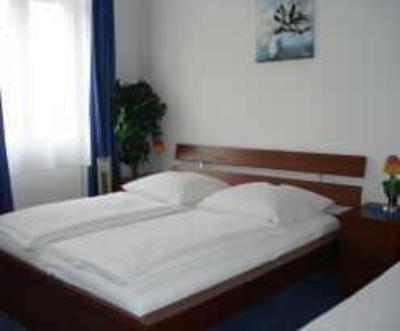 фото отеля Hotel-Pension Bregenz