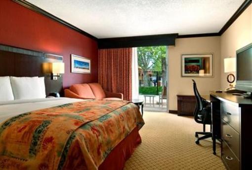 фото отеля Crowne Plaza Albuquerque