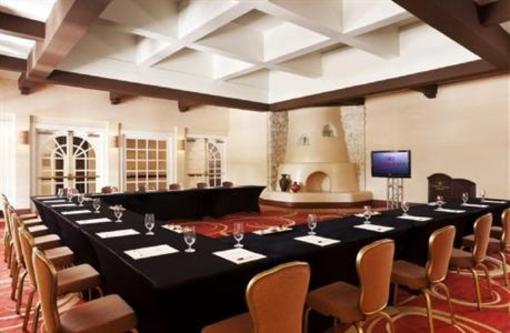 фото отеля Crowne Plaza Albuquerque