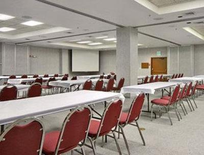 фото отеля Amelia's Hospitality Inn & Suites Airport