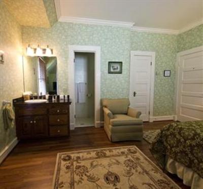 фото отеля Cheshire Cat Inn