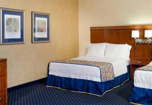 фото отеля Courtyard by Marriott Indianapolis Airport