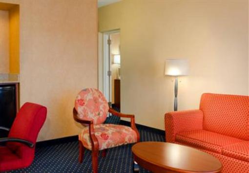 фото отеля Courtyard by Marriott Indianapolis Airport
