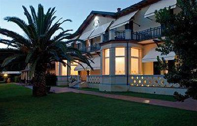 фото отеля Byron Hotel Forte dei Marmi