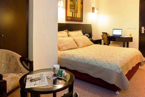 фото отеля Avis Hotel