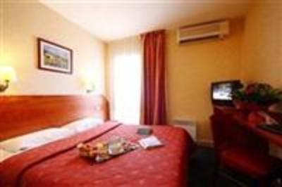 фото отеля Hotel Kyriad Nimes Ouest