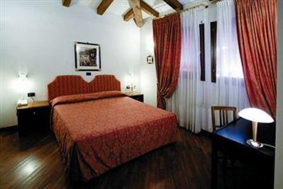 фото отеля Hotel Alla Rocca