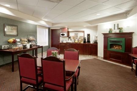 фото отеля Comfort Inn & Suites Airport Calgary