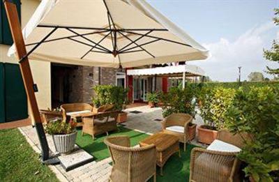 фото отеля Gabarda Carpi Hotel