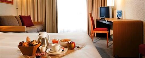 фото отеля Novotel Valenciennes Aerodrome
