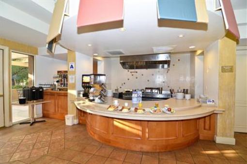 фото отеля Best Western Palm Desert Resort