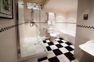 фото отеля Miskin Manor Country Hotel Pontyclun