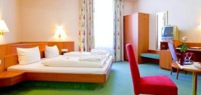 фото отеля Stadthotel Kolping Freiburg