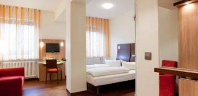 фото отеля Stadthotel Kolping Freiburg
