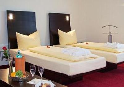 фото отеля Stadthotel Kolping Freiburg