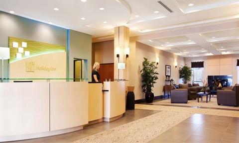 фото отеля Holiday Inn & Suites Airport