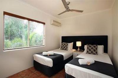фото отеля Paradise On The Beach Resort Palm Cove