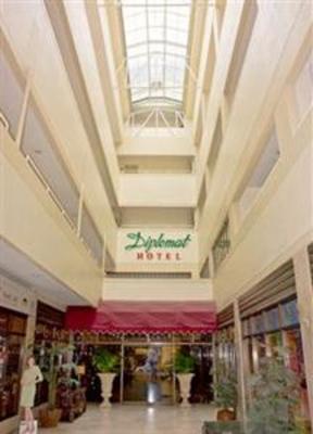фото отеля Holiday Plaza Hotel