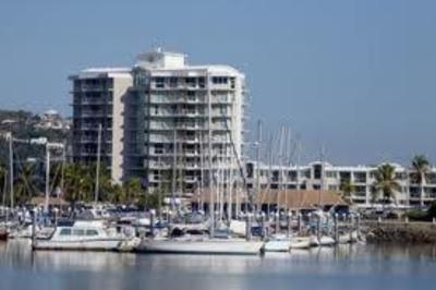 фото отеля Mariners North Holiday Apartments