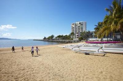 фото отеля Mariners North Holiday Apartments