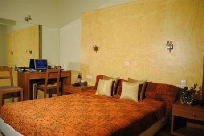 фото отеля Ideal Hotel Piraeus