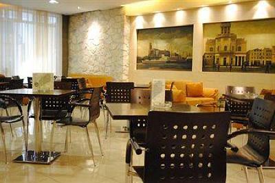фото отеля Ideal Hotel Piraeus