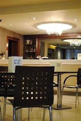 фото отеля Ideal Hotel Piraeus
