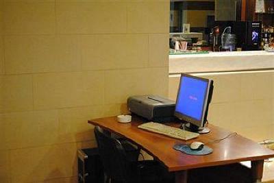 фото отеля Ideal Hotel Piraeus