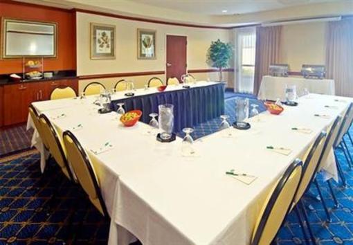 фото отеля Courtyard by Marriott Harrisburg West / Mechanicsburg
