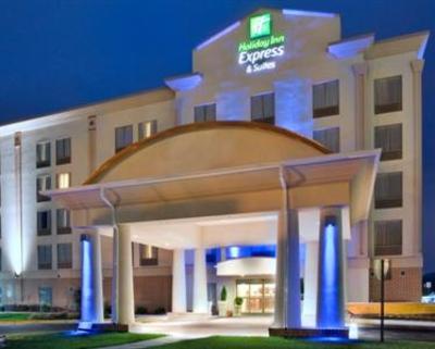фото отеля Holiday Inn Express Hotel & Suites Fredericksburg (Virginia)