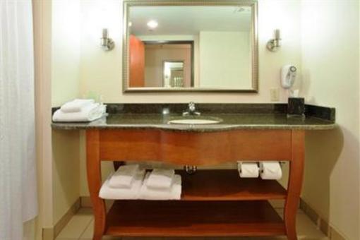 фото отеля Holiday Inn Express Hotel & Suites Fredericksburg (Virginia)