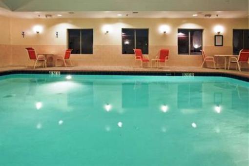 фото отеля Holiday Inn Express Hotel & Suites Fredericksburg (Virginia)
