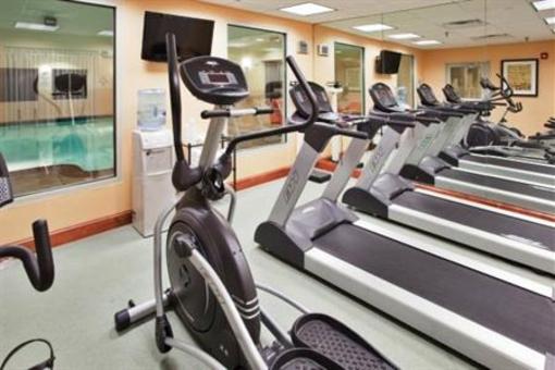 фото отеля Holiday Inn Express Hotel & Suites Fredericksburg (Virginia)