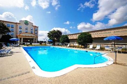 фото отеля Holiday Inn Express Hotel & Suites Fredericksburg (Virginia)