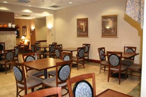 фото отеля Hampton Inn and Suites Atlanta - Galleria